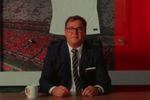 世体：波兰新帅乌尔班前往巴塞罗那会面莱万，商讨其重返国家队