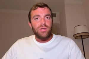 罗马诺辟谣：巴萨目前并不想签邓弗里斯，他们满意右后卫现有配置