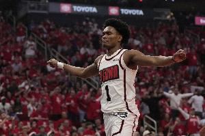 😑阿门：我们怀有对总冠军的期待 但还没有真正打出一场好球